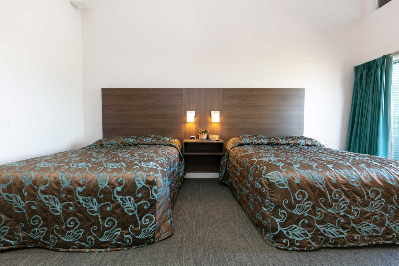 2 queen beds